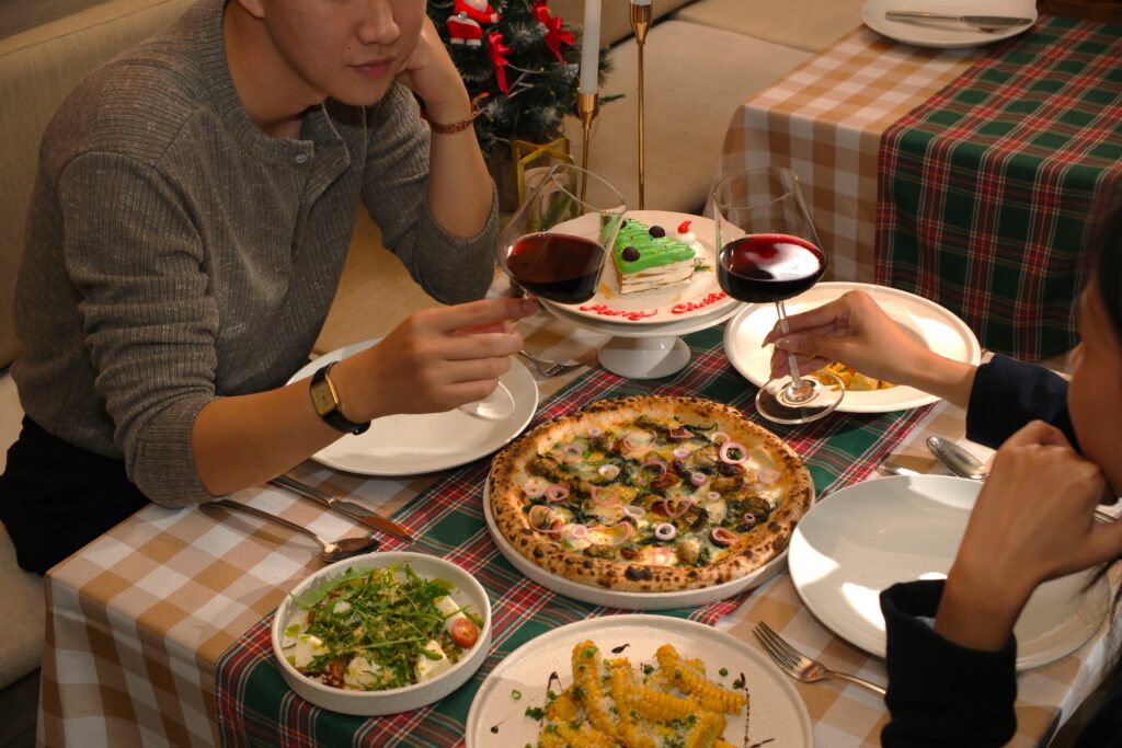 Bàn tiệc pizza lãng mạn tại Pizz.Á Huế dành cho các cặp đôi hẹn hò