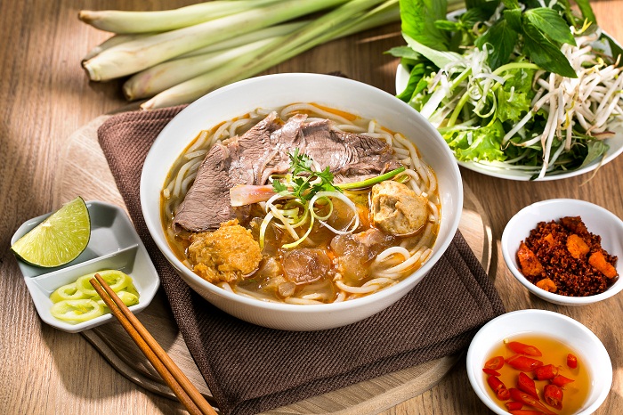 Bún bò Huế hấp dẫn đặc trưng của xứ Huế