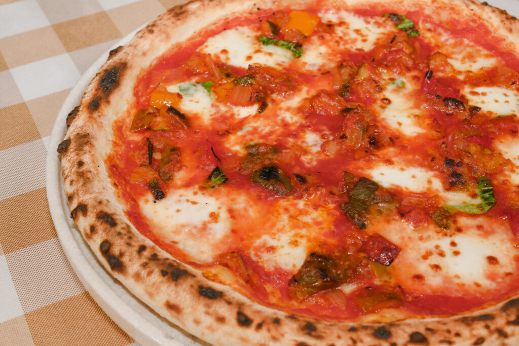 Grilled Vegetable Pizza Pizz.Á nướng trong lò với rau củ tươi ngon thanh đạm tốt cho sức khỏe