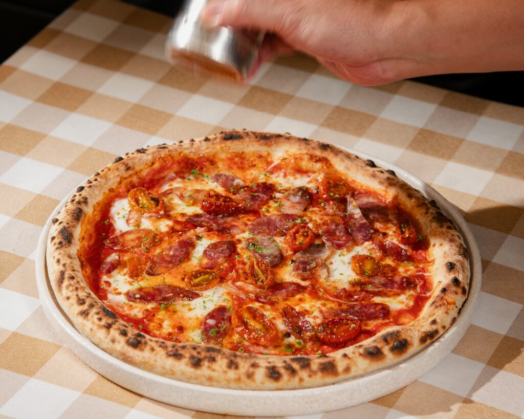 Pizza Tung Lò Mò tại Pizz.Á mang hương vị ẩm thực Chăm Pa truyền thống