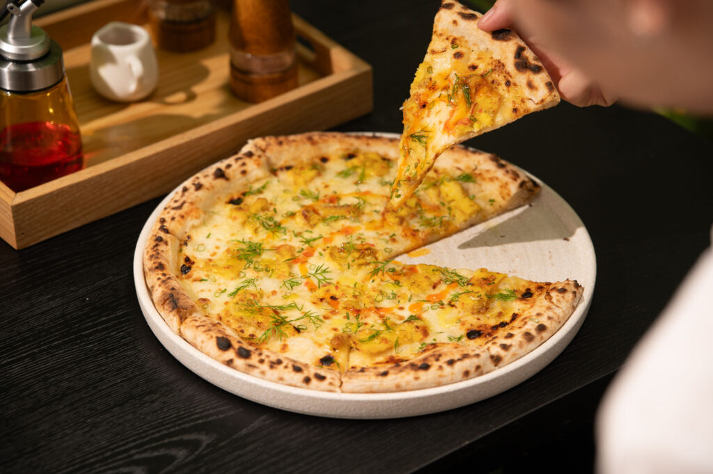 Giữa ẩm thực Huế trứ danh vì sao một chiếc pizza lại đáng để dừng chân